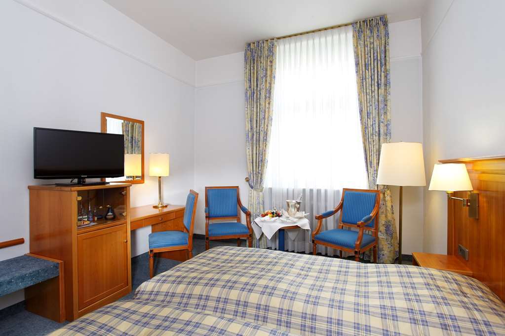 ชลอสโฮเต็ล คาร์ลสรูเออ Hotel คาร์ลสรูเฮอ ห้อง รูปภาพ