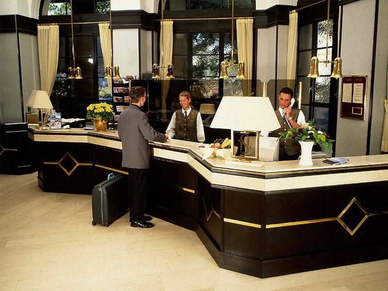 ชลอสโฮเต็ล คาร์ลสรูเออ Hotel คาร์ลสรูเฮอ ภายนอก รูปภาพ