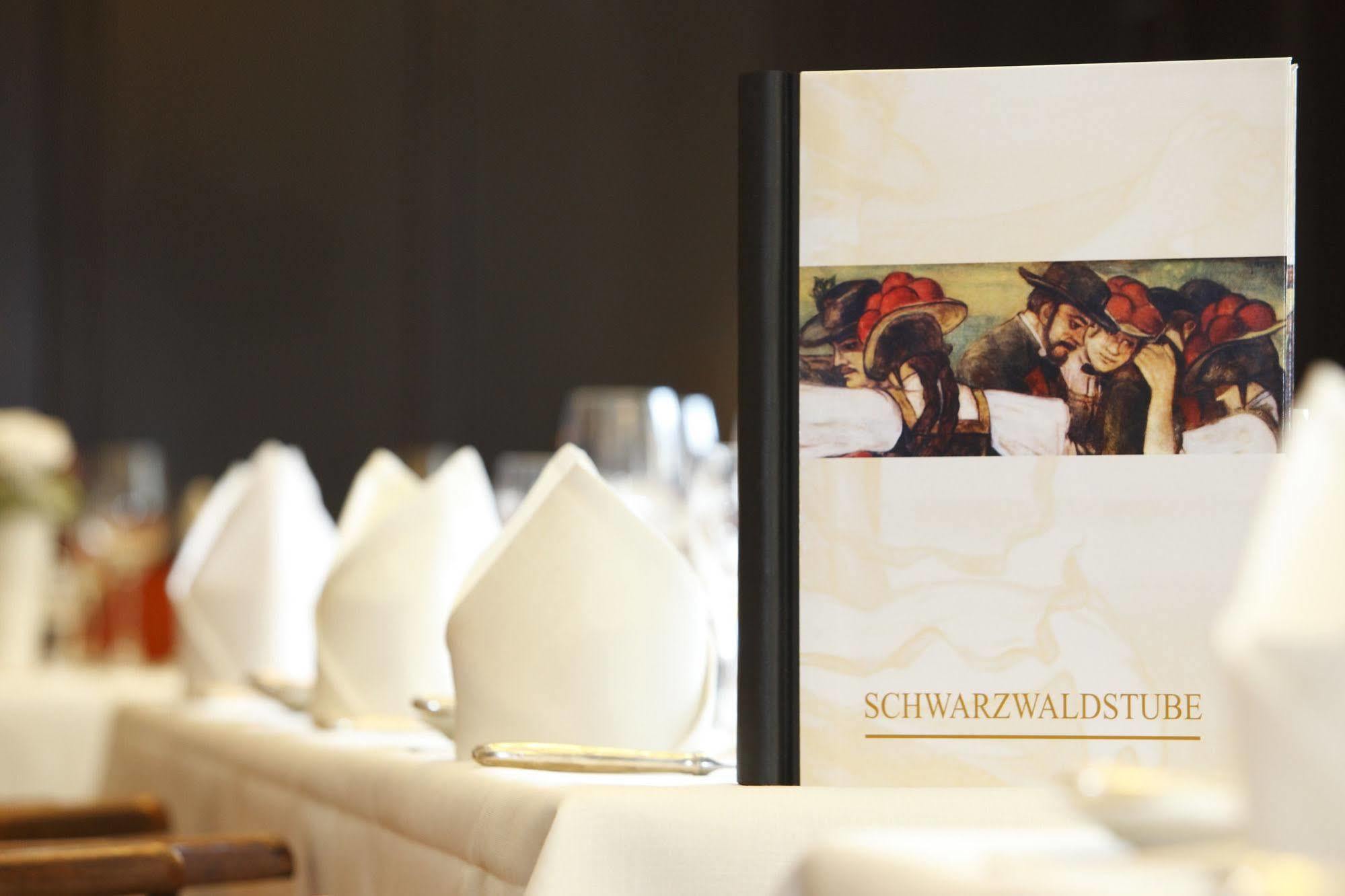 ชลอสโฮเต็ล คาร์ลสรูเออ Hotel คาร์ลสรูเฮอ ภายนอก รูปภาพ